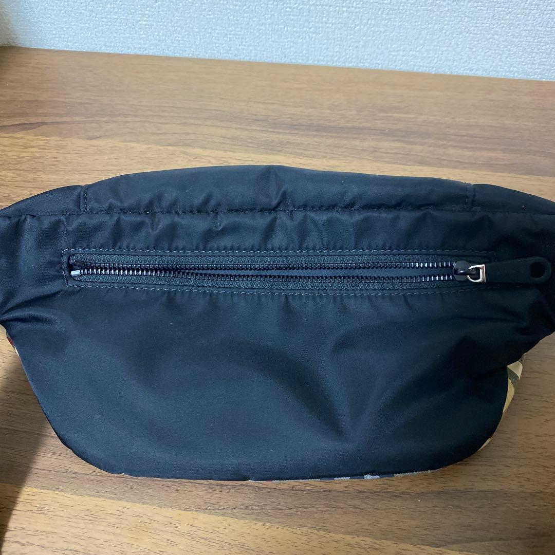 カナヤン　BURBERRY チェック柄 ボディバッグ