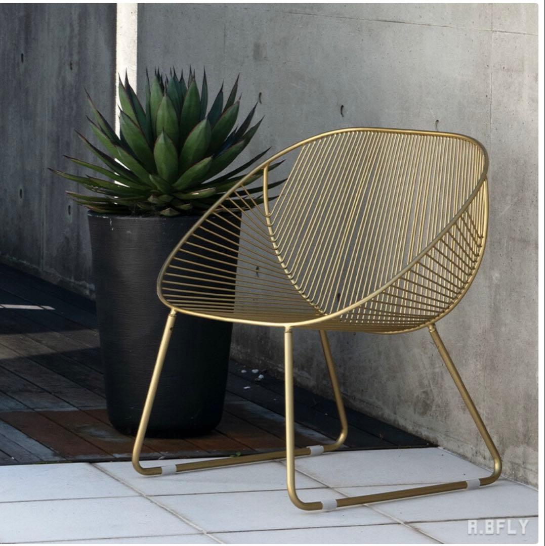 ワイヤーチェアー　椅子　ゴールド