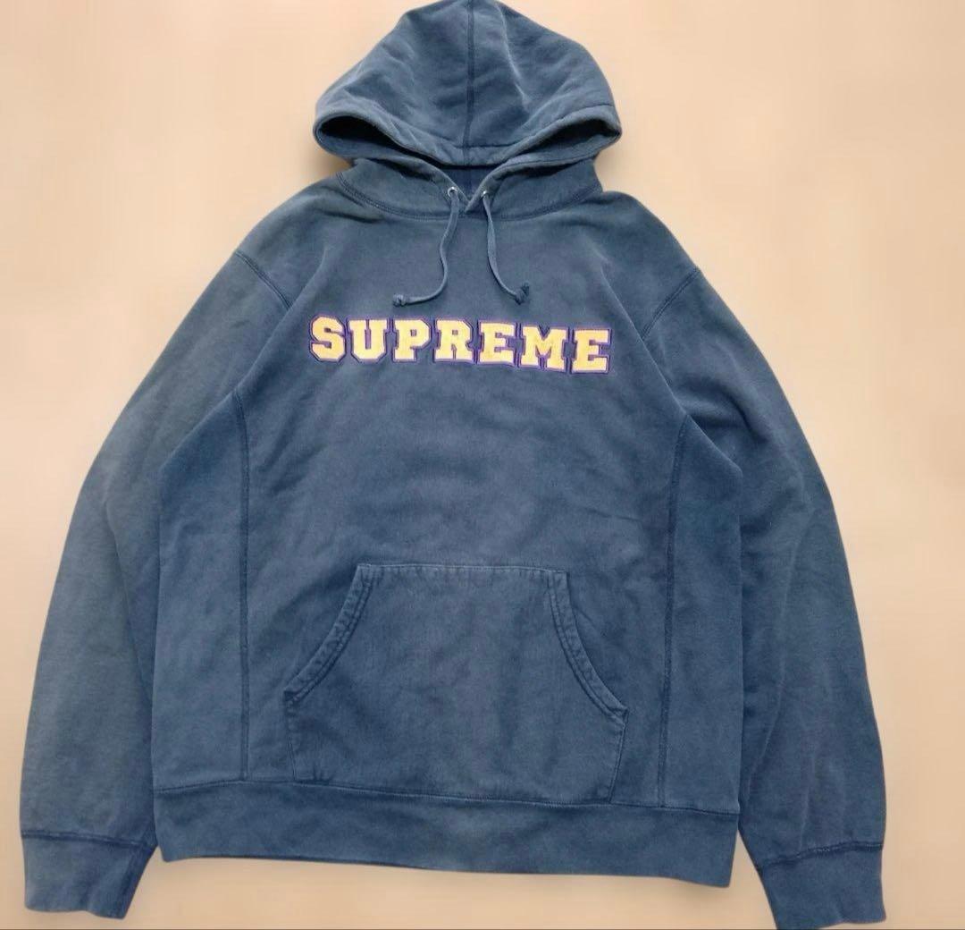 SUPREME フード付きパーカー