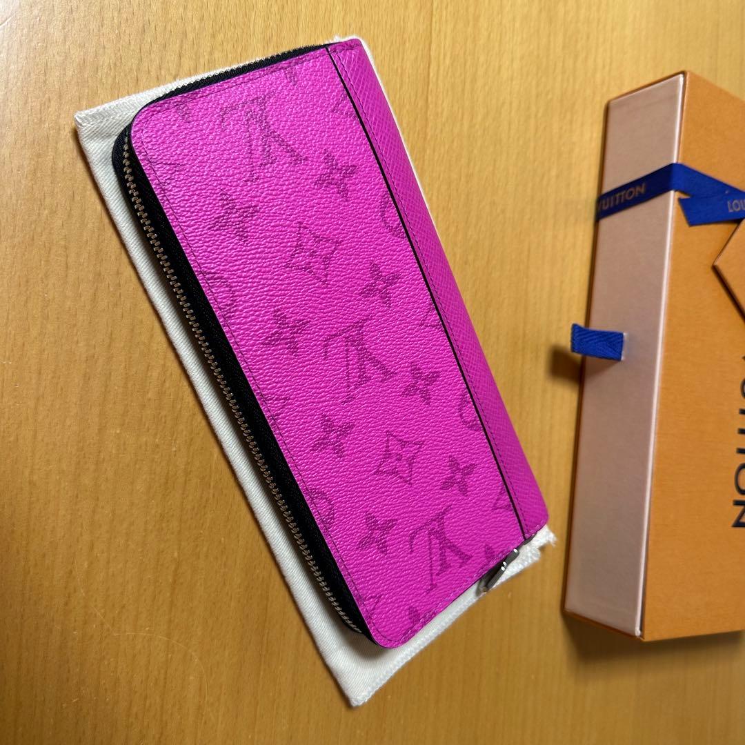 LOUIS VUITTON ジッピーウォレット ピンク色　ヴィトン