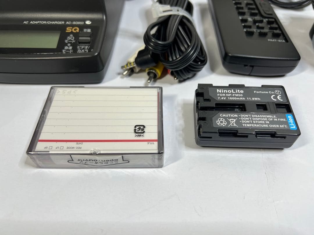 【美品】SONY ソニー ビデオカメラ DCR-PC9NTSC 未開封テープ付