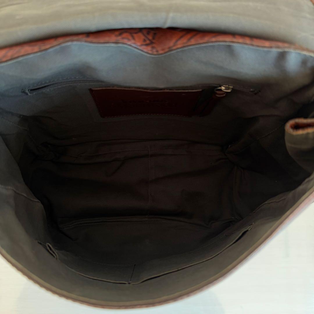 ヴィヴィアンウエストウッド　リュック　アーサー　オーブ　大容量　レザー　ブラウン