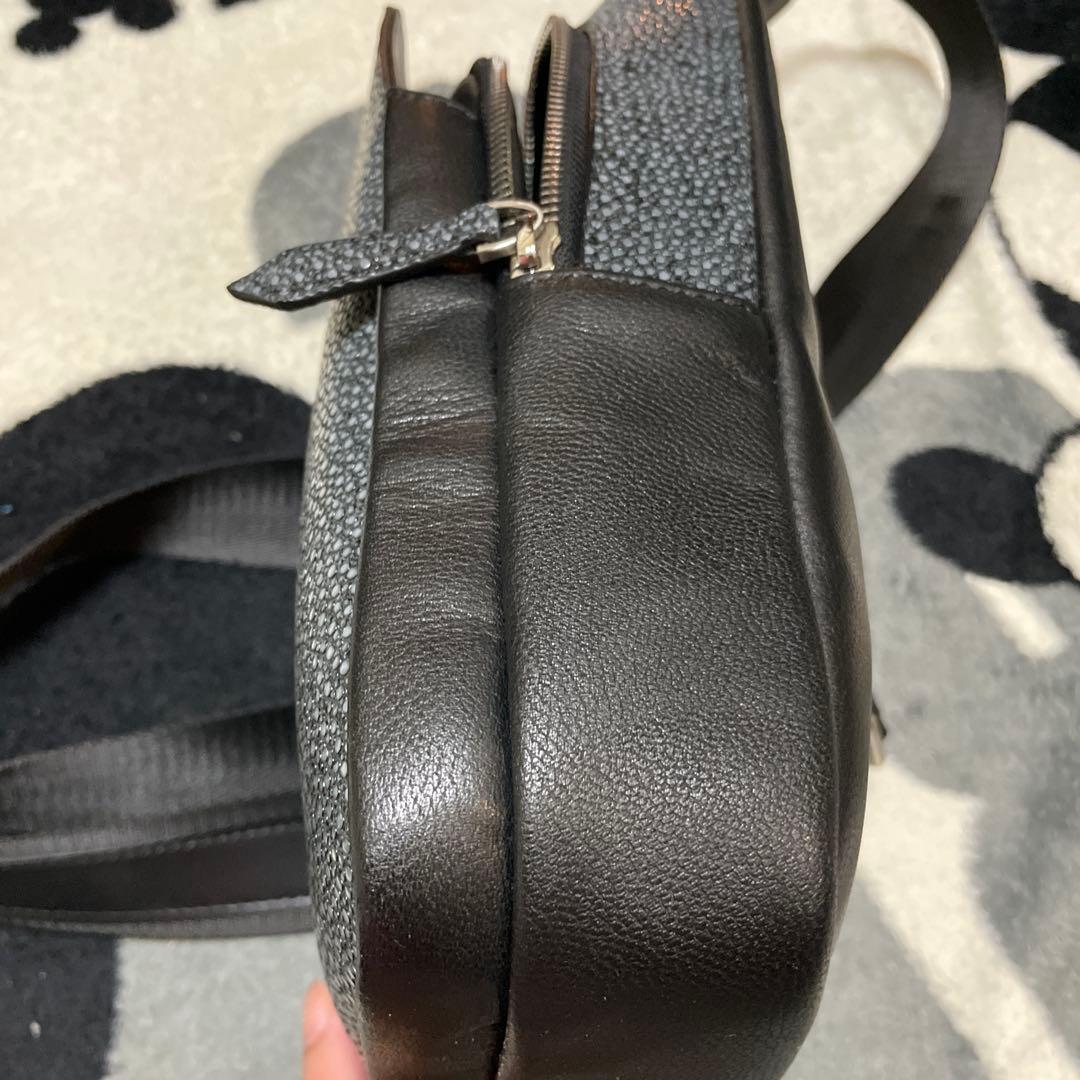 極美品★希少 エイ革（スティングレイ）ボディバッグ 本革 ガルーシャ 撮影用使用