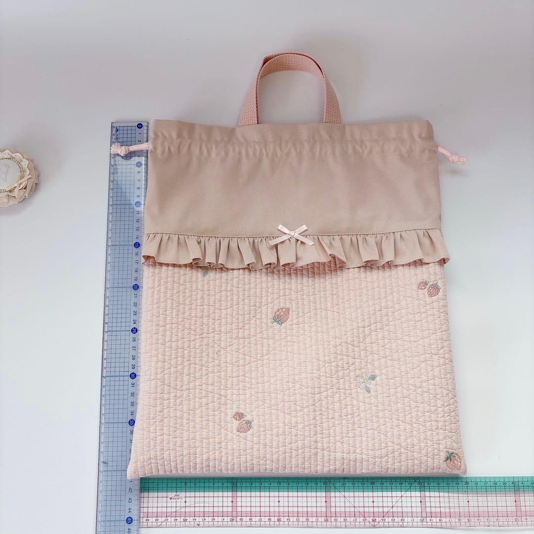 akiko様　レッスンバッグ　上履き袋　体操着袋　ヌビ　キルト　いちご　刺繍生地