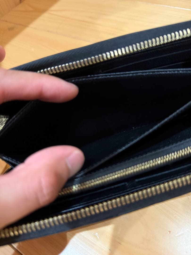 ルイヴィトン　LV エピ　長財布 ラウンドファスナー