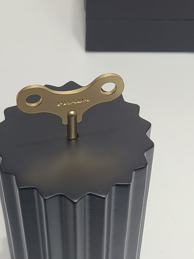 PRADA 非売品　オルゴール　ブラック✕ゴールド