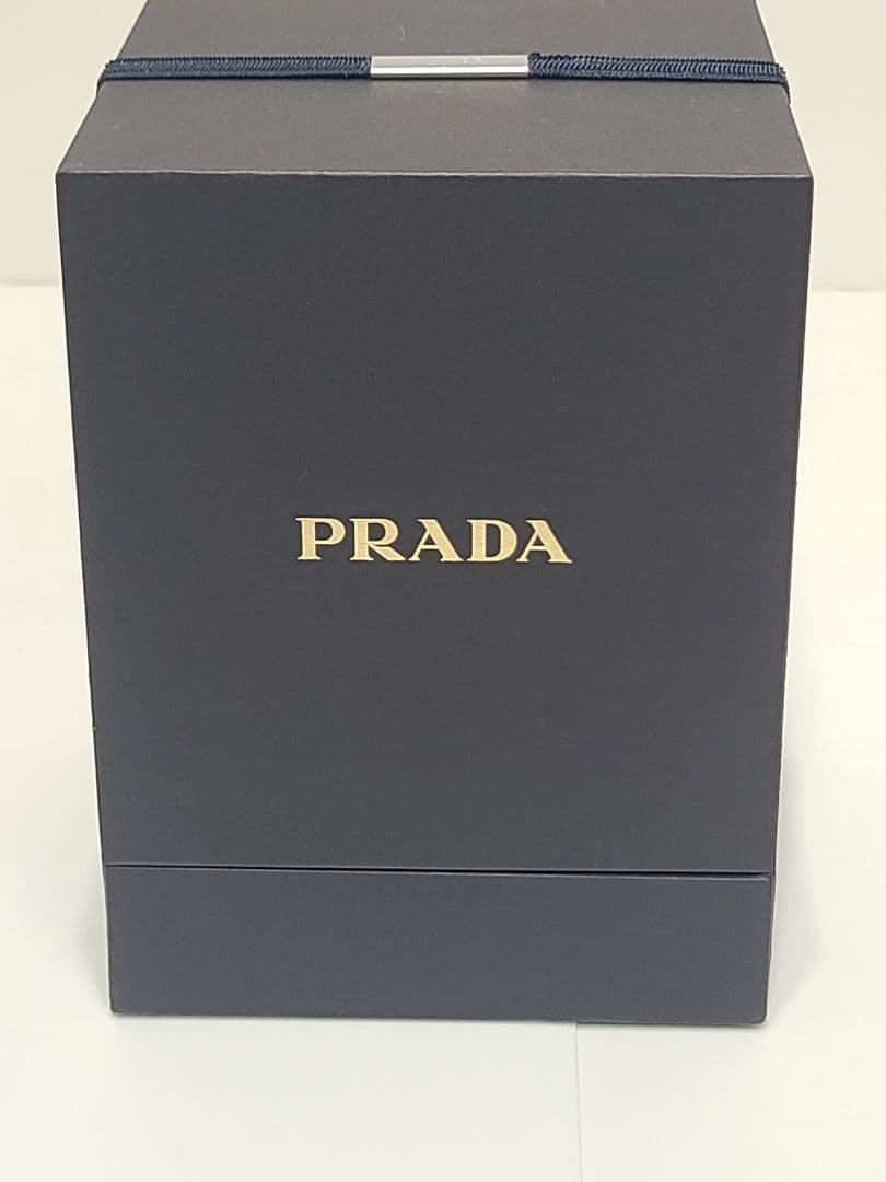 PRADA 非売品　オルゴール　ブラック✕ゴールド