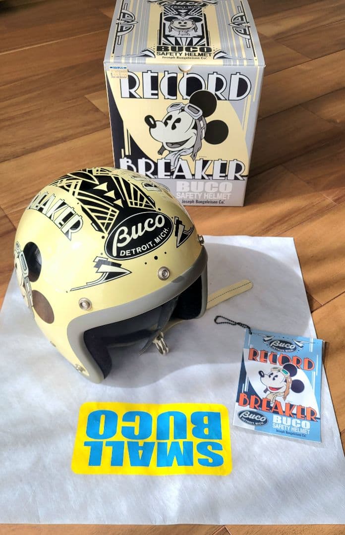【Disneyコラボ限定完売品】Buco ヘルメット