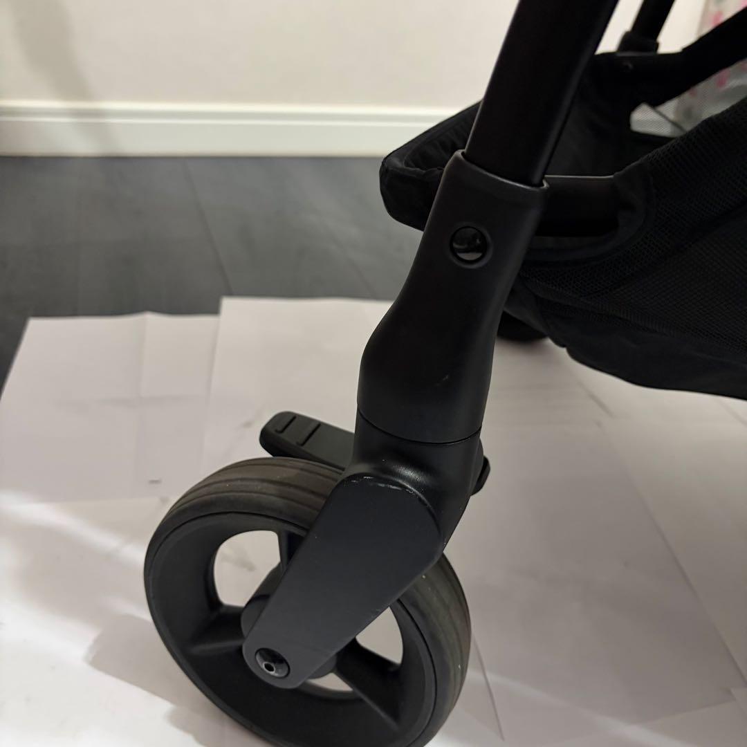 Y*U様 ブラック 折りたたみベビーカー ルーチェフリー 2024年モデル