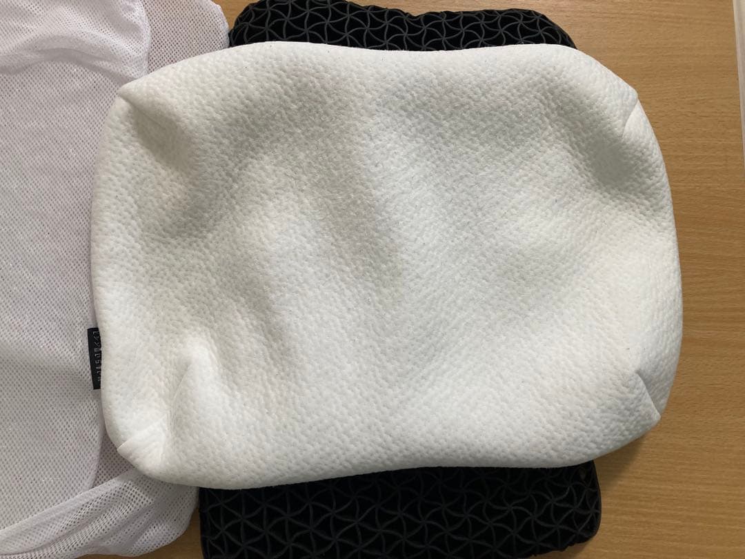 ほぼ新品✨ひつじのいらない枕（別売専用枕カバーも付属）【極上の睡眠】