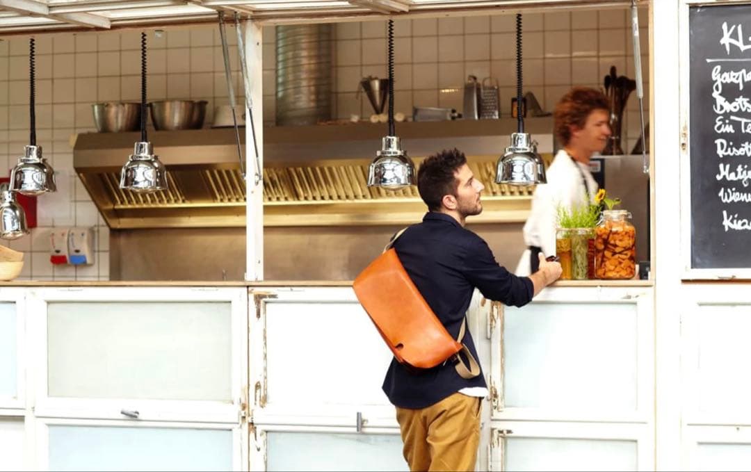 uni&co メッセンジャーバッグ (M)/ CAMEL