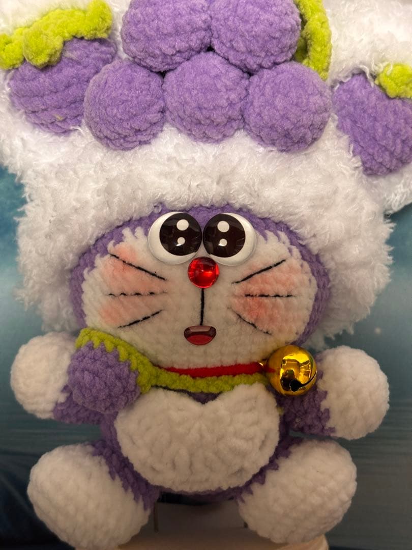 ふわふわぶどう帽子のニットドール