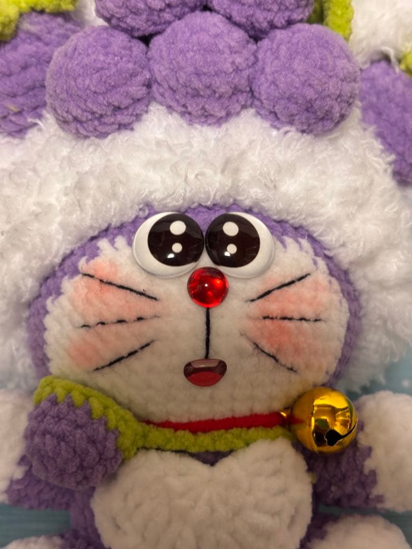 ふわふわぶどう帽子のニットドール