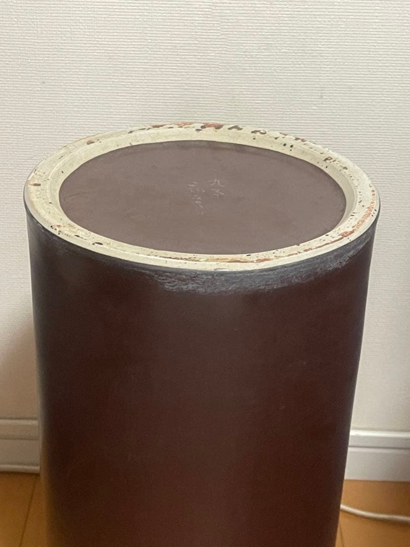 年代不明，骨董塗金茶色掛釉梅の花柄。壺。花瓶特大置物高さ42.5Cm。九谷。