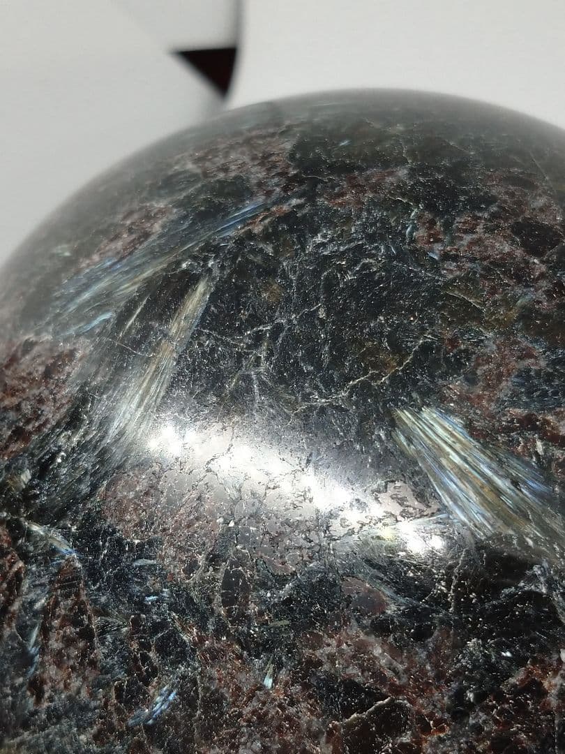 天然石■アルベゾン閃石・アルベゾナイト ■ヌーマイト■スフィア■丸玉■台座付き