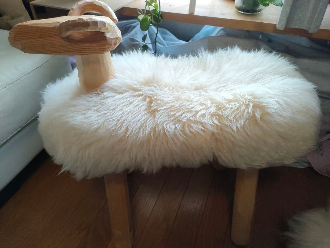 羊　スツール　北欧　羊の形のファースツール　アクタス 子羊とペア！