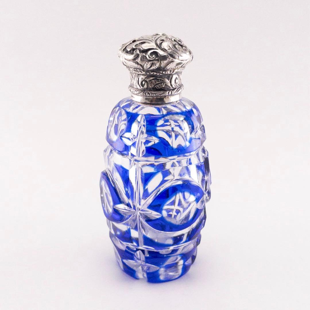 英国製 純銀蓋 19世紀 アンティーク ブルー カットグラス 香水瓶