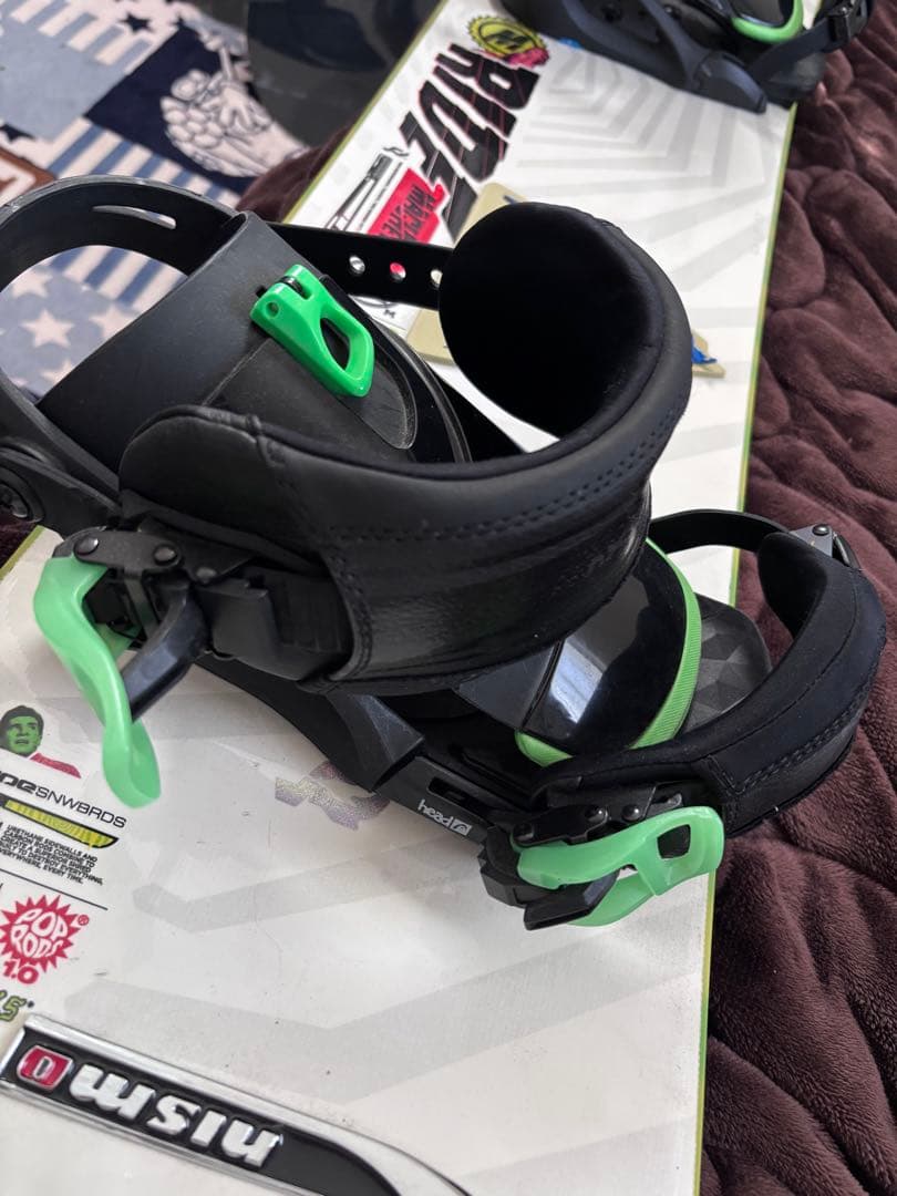 大特価、今だけスノーボード 一式　ビンディング、ブーツ付き。板3枚、ケース付き。
