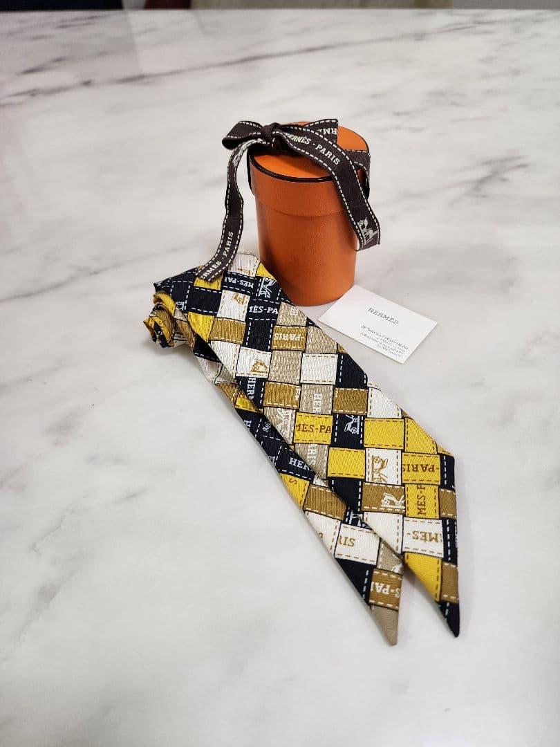 エルメス　ボルデュック　 チェックツイリースカーフ黄色 HERMES