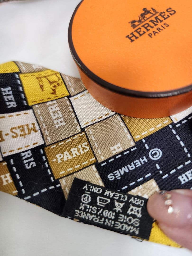 エルメス　ボルデュック　 チェックツイリースカーフ黄色 HERMES