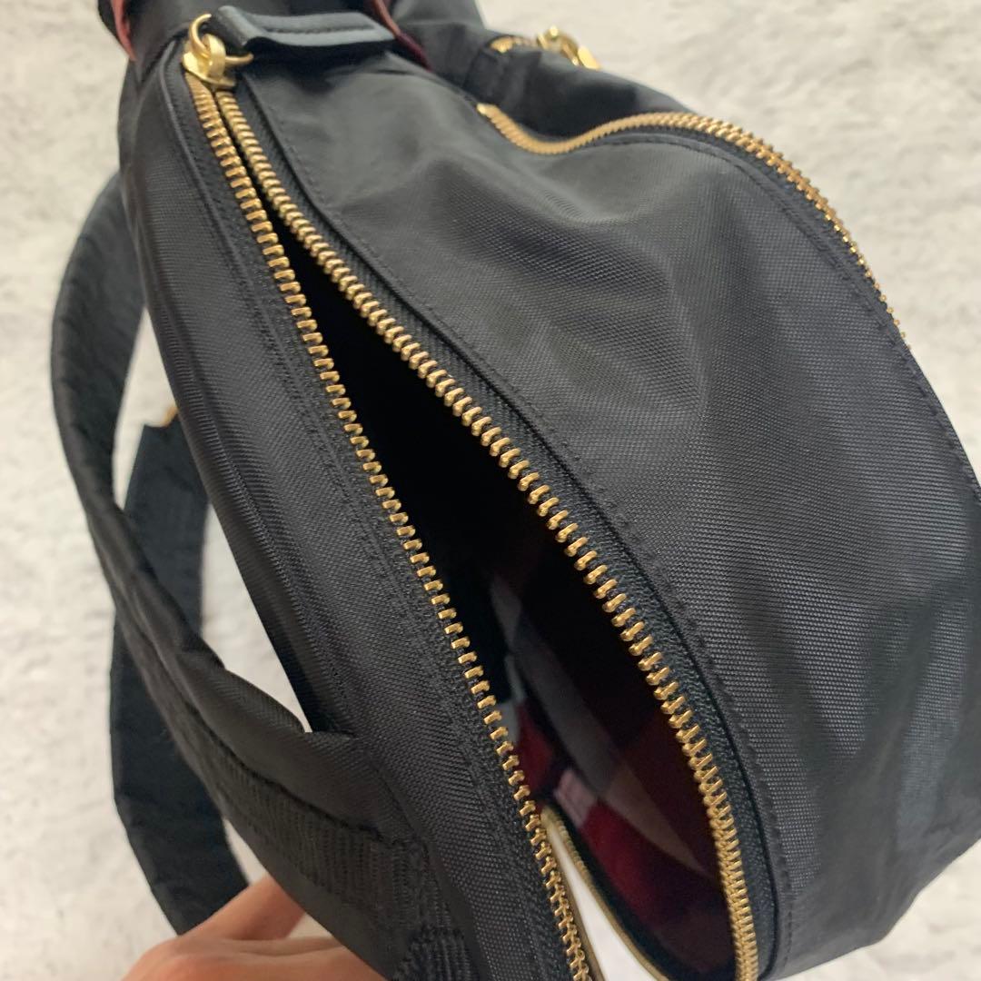 BLUE LABEL CRESTBRIDGE ナイロン　ブラック　リュック