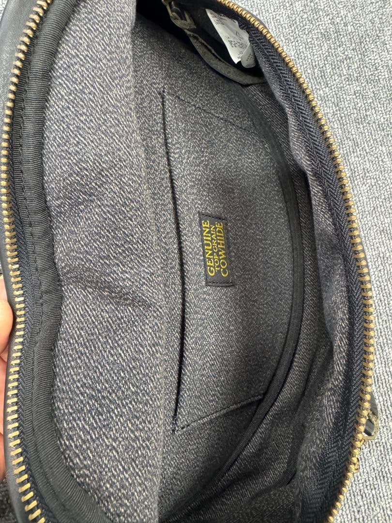 黒 キルティング ボディバッグ