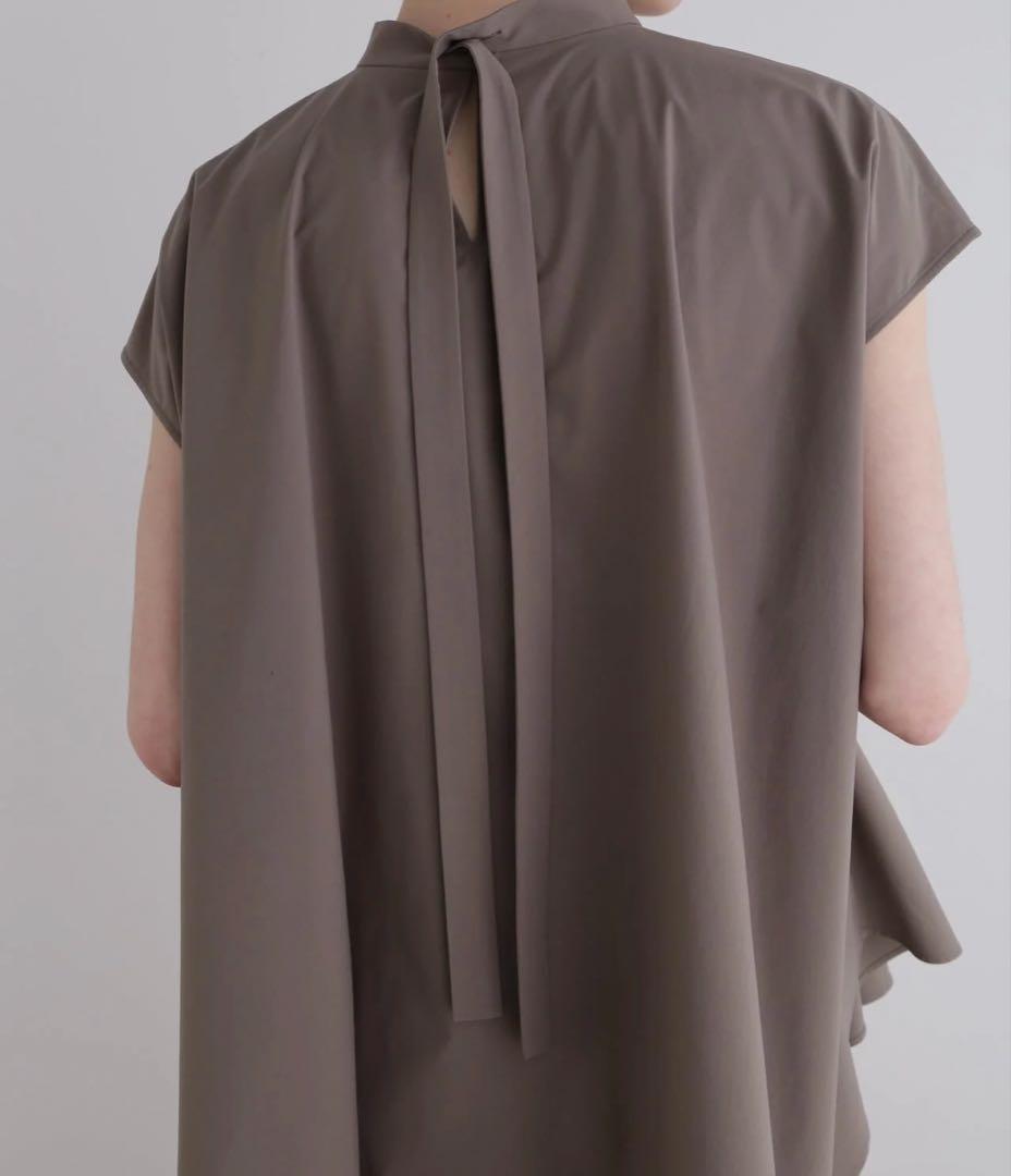 LE PHIL(2025年製) SOLOTEXノースリーブブラウス