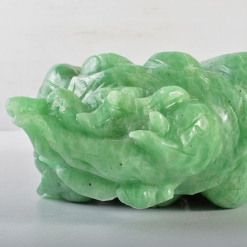 中国　玉石翡翠彫刻　白菜に昆虫　置物　重さ約4.25kg　D　R5490B