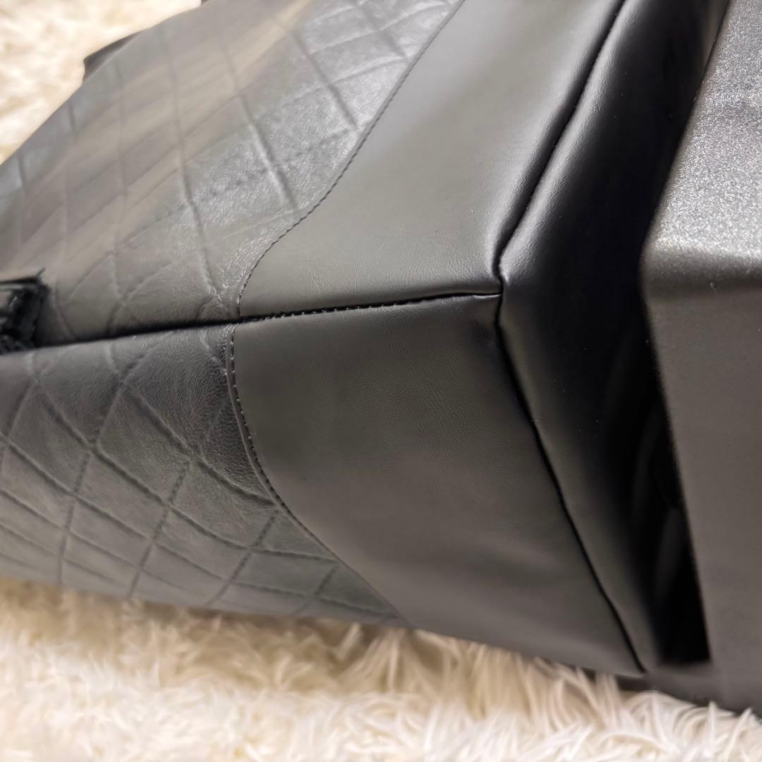 くぅ様向け【未使用級】スワニー　ダイヤキルト型押し　キャリートート