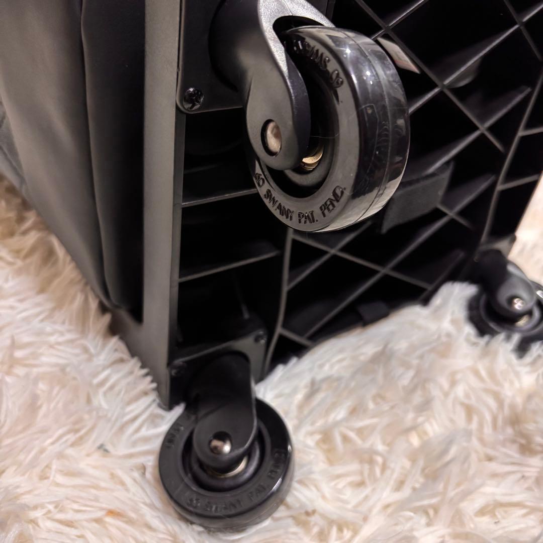 くぅ様向け【未使用級】スワニー　ダイヤキルト型押し　キャリートート