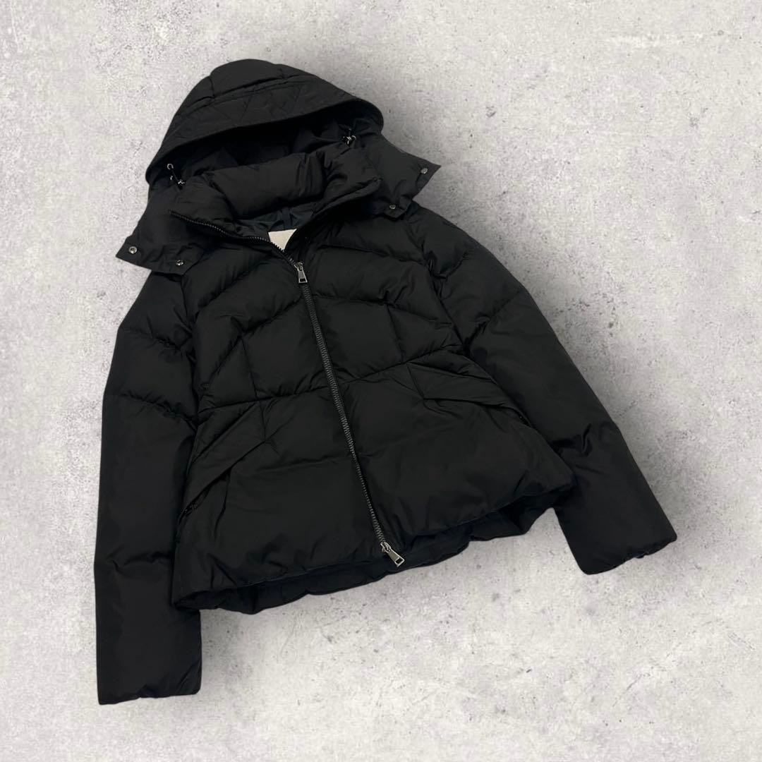 12046【美品・QR鑑定済み】モンクレール　ALOES ダウンジャケット　黒