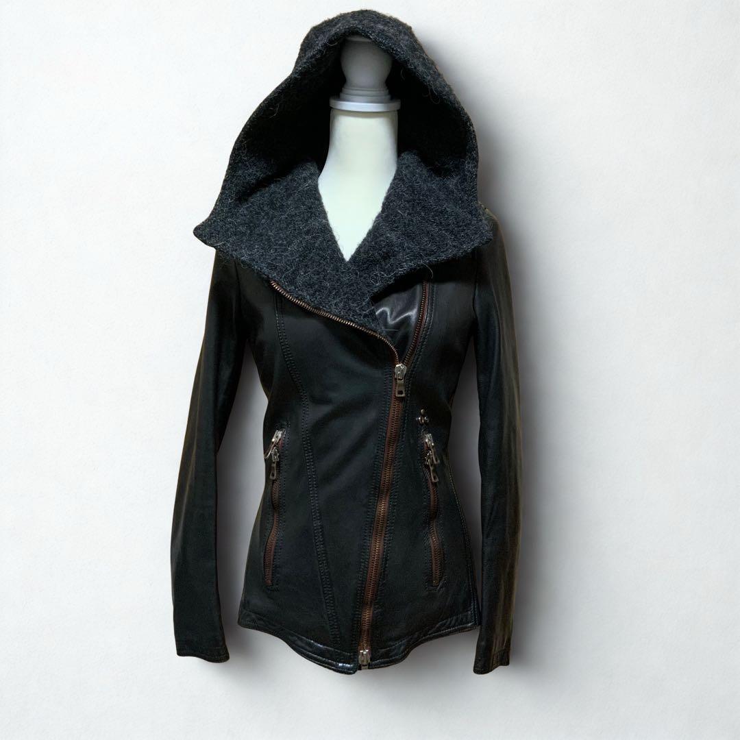 Delan デラン 黒レザージャケット フード セーターのような裏地 イタリア製