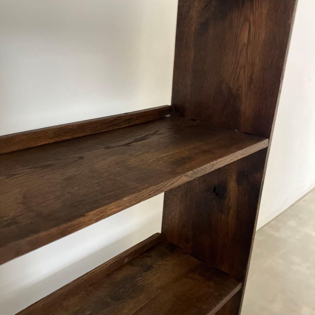 古い木製の楔棚