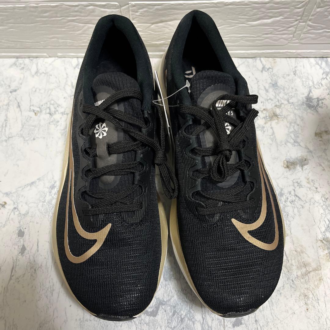新品　ナイキ　ズームフライ5 ランニングシューズ