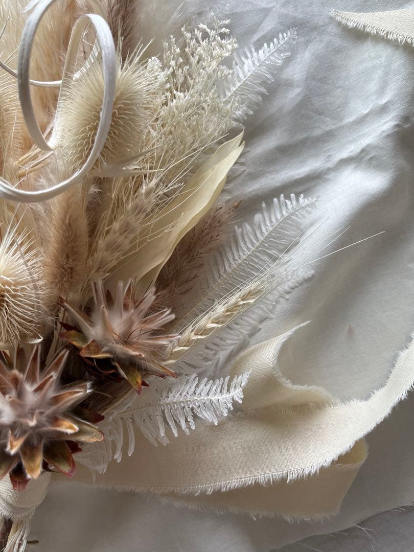 パンパスグラスとプルモサムのナチュラル色したネイティブスワッグ