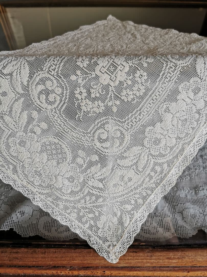 アンティーク 目の細かな◻◽フィレレース レクタングル トレイクロス ローズ紋様