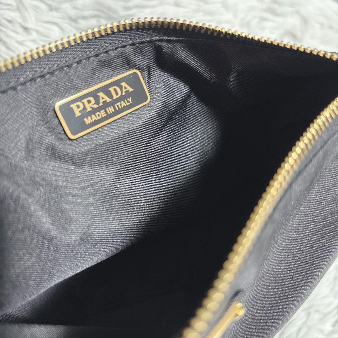 PRADA プラダ シルクアイマスク ポーチ付 箱・カード付 旅行 安眠グッズ