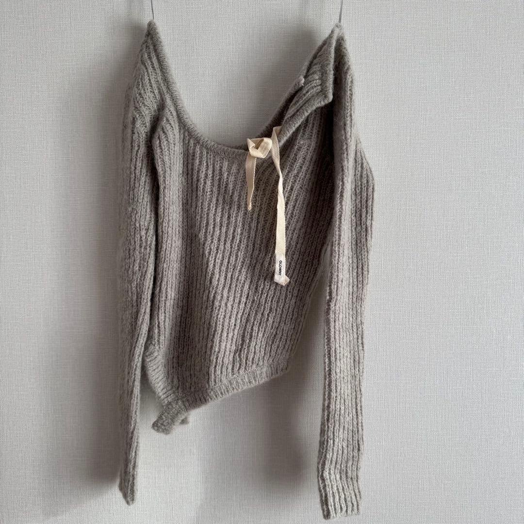 【アイドル着用】GLOWNY ISA ASYMMETRICAL KNIT TOP