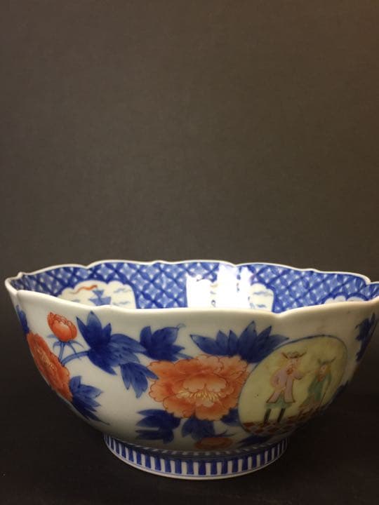 古い深川製磁の 花卉人物色絵 大鉢  明治期