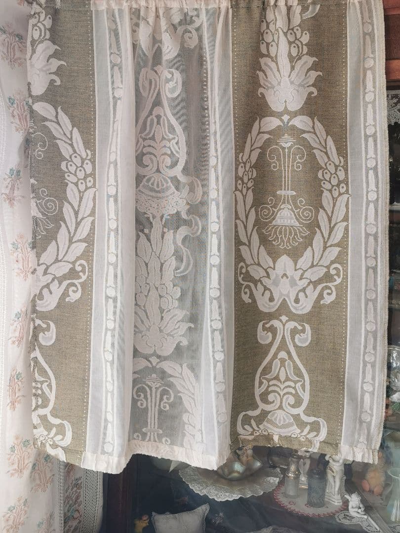 アンティーク英国 レアな杢カーキ 花器 聖火台 オリーブの実 マドラスレース