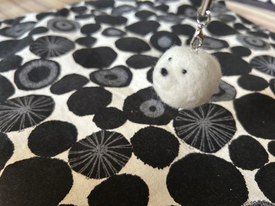 アザラシ　羊毛フェルト