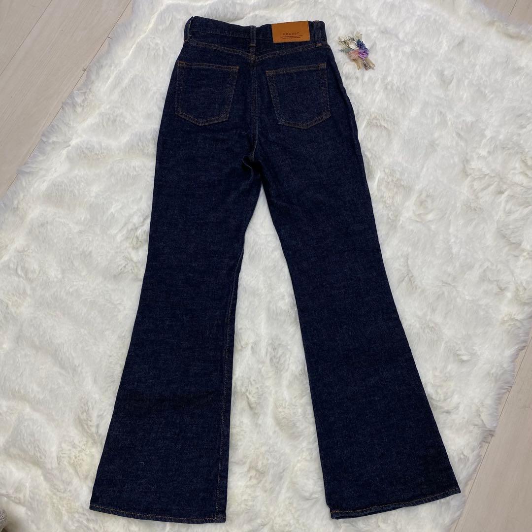 【美品】moussy マウジーMVS FLARE フレアデニム 23 濃紺