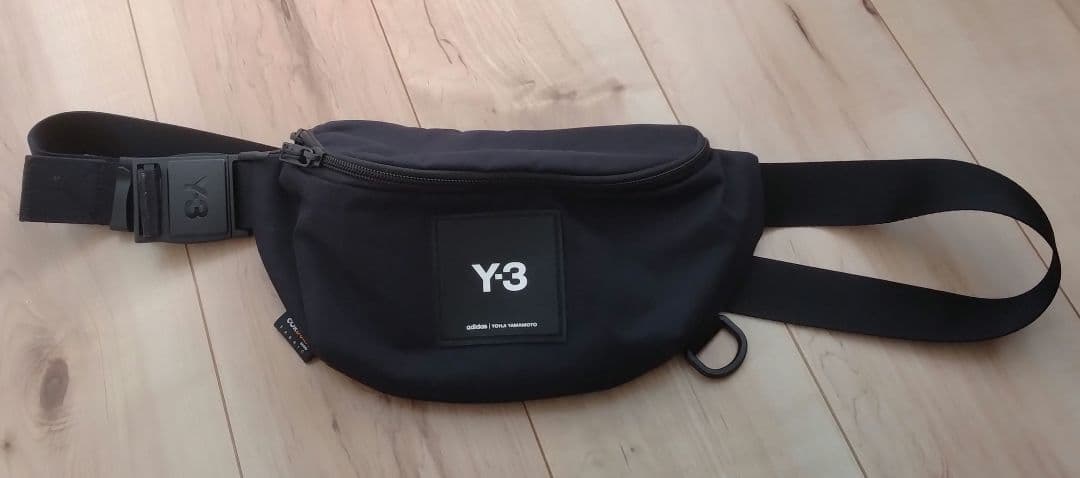 Y-3 ボディバッグ 黒 カラビナ付き