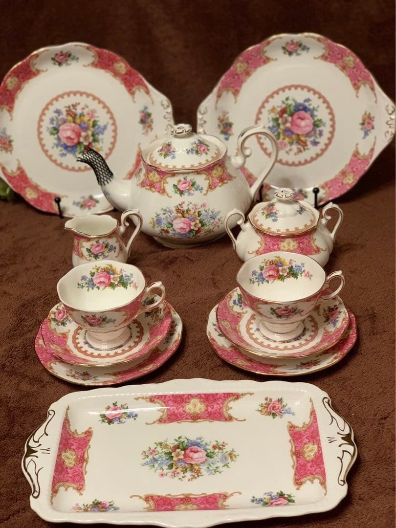  Lady Carlyle tea “set”