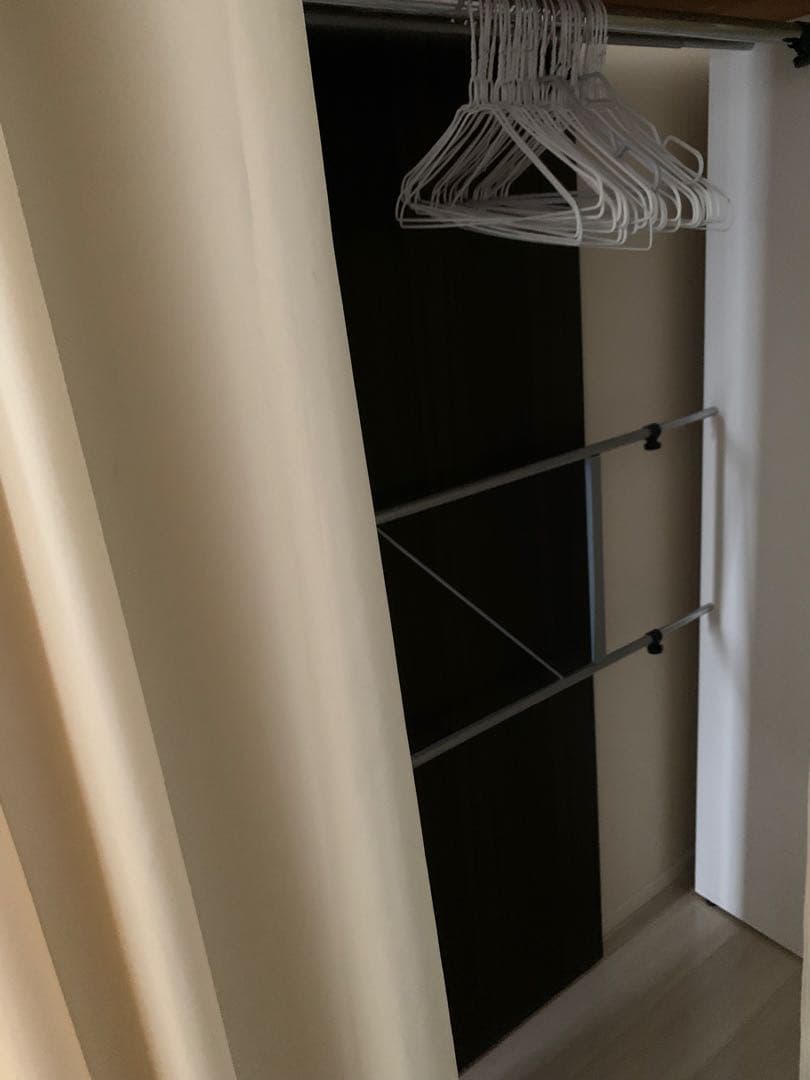 カーテン式　伸縮性　クローゼット　収納　ハンガーラック　隠す　押入れ代わり　中古