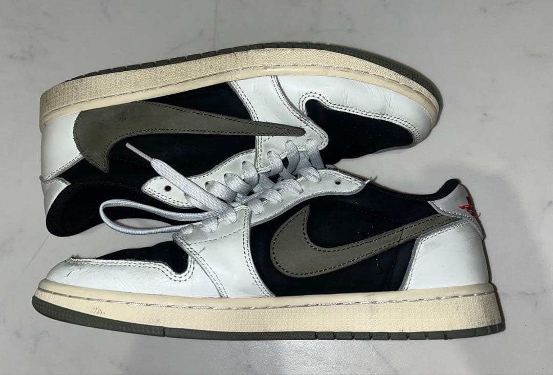 トラヴィス・スコット × ナイキ エアジョーダン1 ロー ミディアム オリーブ