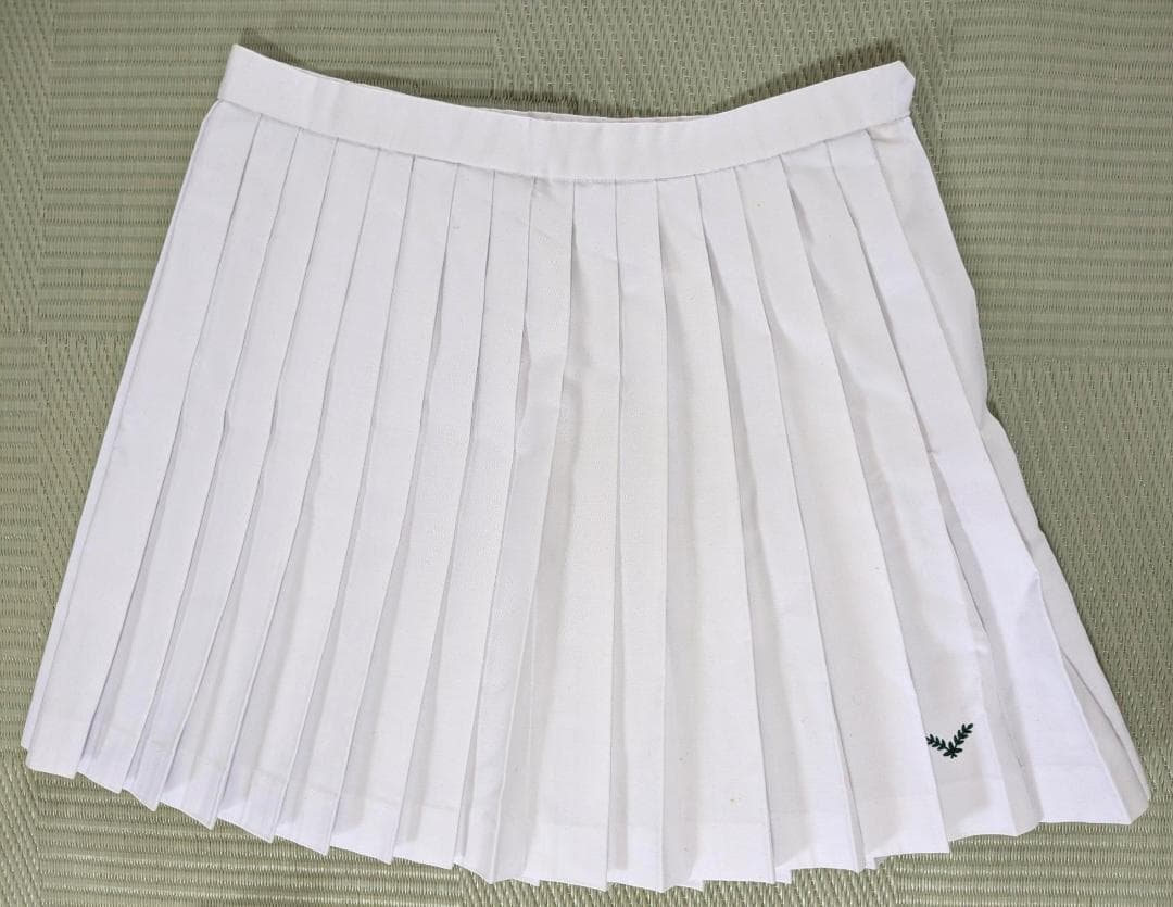 【希少】テニス用スコート　プリーツスカート型　白　サイズＭぐらい※昭和レトロ