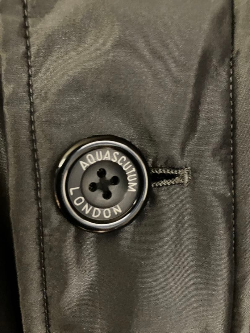 アクアスキュータム　Aquasqutum ダウンライナー付コート　グレーシルバー