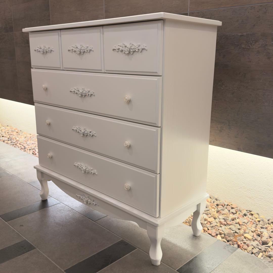 ベルーナ　ホワイト　クラシック　木製　チェスト 4段 花模様　猫脚　ねこ脚