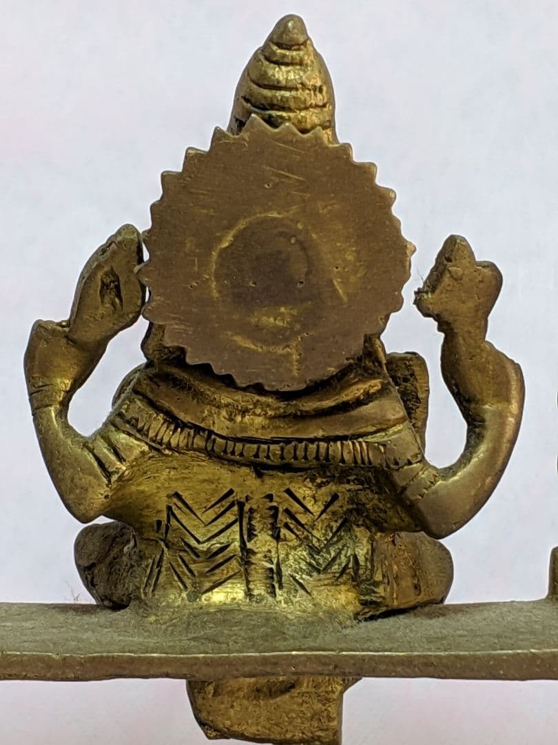 夢を叶える密教神ガネーシャ　真鍮製　ブランコに乗ってます